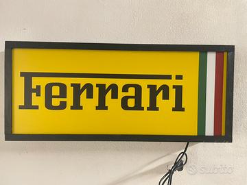 Insegna luminosa Ferrari