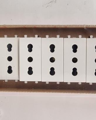 presa bipasso "AVE SISTEMA 44"