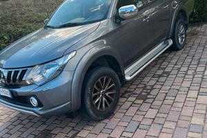 mitsubishi pick up L200