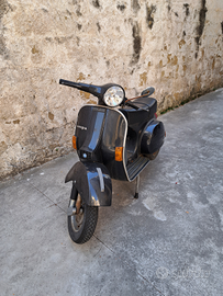 Vespa PX125E nera