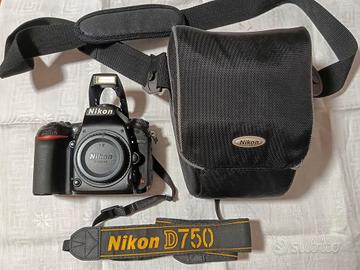 NIKON D750