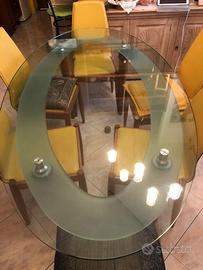 Tavolo ovale elegante in cristallo