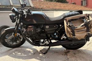Moto Guzzi V7 Stone – 2023