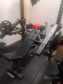 half  e wall rack Ferlav  con dotazioni 