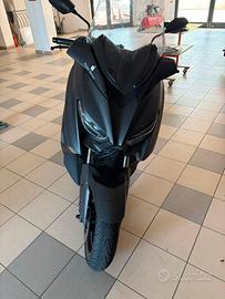 XMax 300