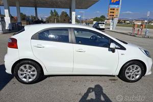 Kia Rio 1.1 CRDi 75cv | OK NEOPATENTATI | Euro 6 |