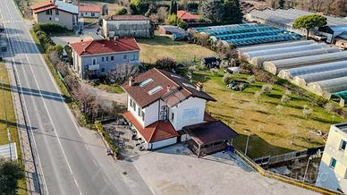 NEGOZIO A MANERBA DEL GARDA