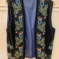 Gilet velluto con decorazioni