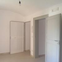 INTERA PALAZZINA SU DUE LIVELLI ZONA PIAZZA DE