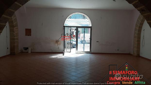 Locale commerciale zona Viale Regione (Rif. 765)