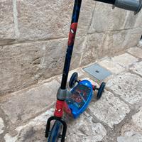 Monopattino Spiderman a 3 ruote