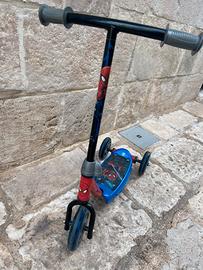 Monopattino Spiderman a 3 ruote