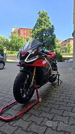 Aprilia RSV4 factory 2022