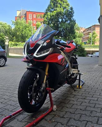 Aprilia RSV4 factory 2022