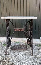 Tavolino vintage Singer 