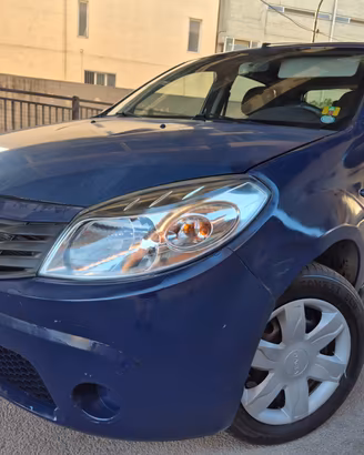 DACIA SANDERO 1.4 GPL TAGLIANDATA DI TUTTO 2010
