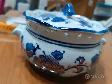 Elegante portabiscotti in fine porcellana