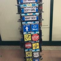 ESPOSITORE GADGET CON RUOTE