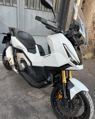 X adv 750 2025