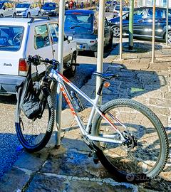 BICI MTB TREK TAGLIA M. RUOTE 29.