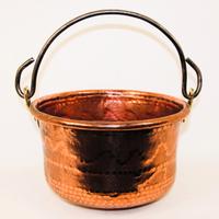 Vecchio paiolo in rame pesante