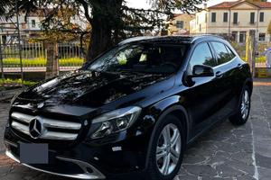 Mercedes GLA 4 matic Nero