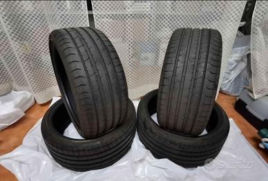 4 Pneumatici misura 235 / 35 r19 come nuovi