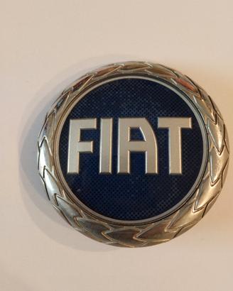 logo posteriore Fiat 600