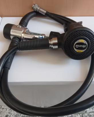 Erogatore subacqueo Mares