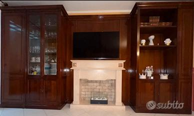 PARETE ATTREZZATA IN LEGNO CON CAMINO DEVORATIVO