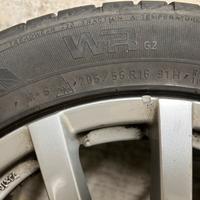 Gomme invernali su cerchi in lega