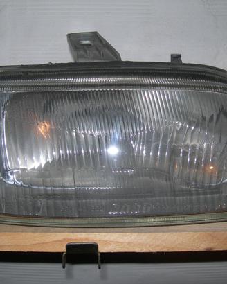 Fanale anteriore destro Fiat punto
