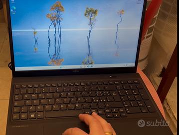 2x Fujitsu Lifebook+1x Lenovo V15