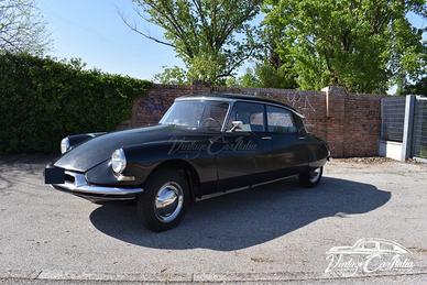 Citroen DS Prefecture