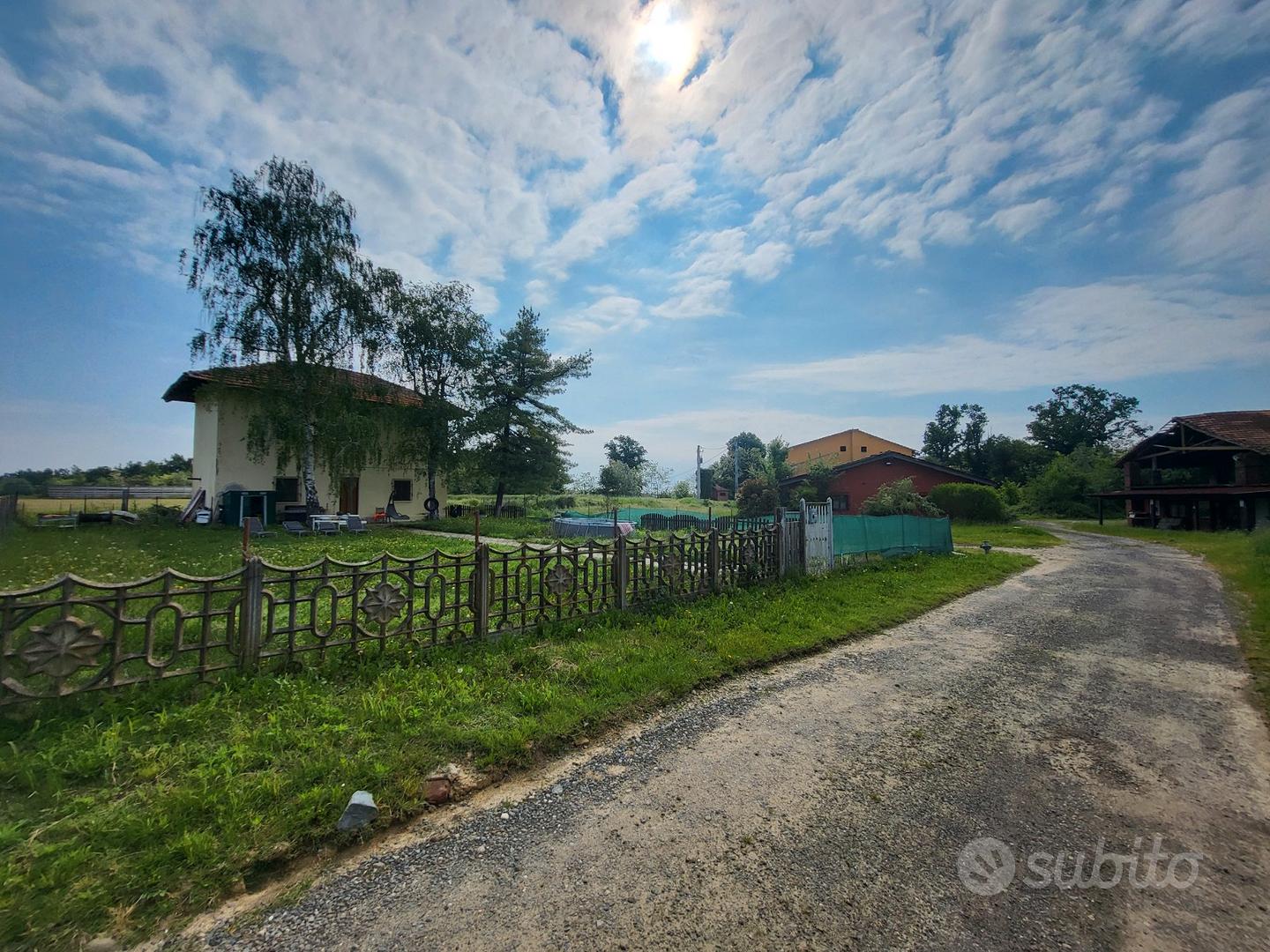 Santhià vc cascinale con terreno per agriturismo - Altro
