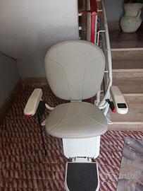 Montascale elettrico per anziani e disabili