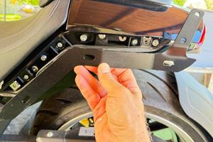 MBP C1002V Schienalino + portapacchi in acciaio ne