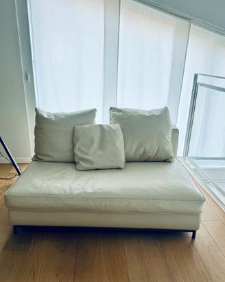 Divano Minotti doppio modulo con tavolino design
