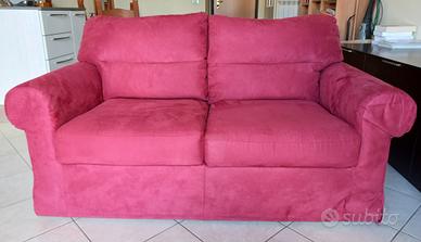 Divano due posti rosso di Poltrone Sofà.