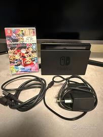 Nintendo Switch senza Joy-Con + Mario Kart 8
