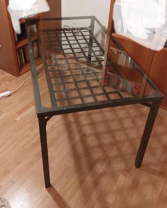 Tavolo in ferro e vetro