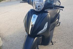 Piaggio Beverly 300 ABS ASR - 2021 - 9.048 km -