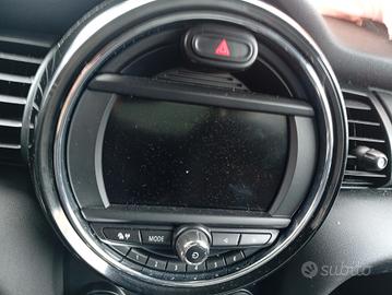 Autoradio con controllo GPS mini One D anno 2015 n