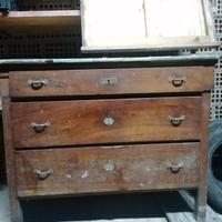 Mobile antico con cassettiera