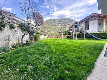 Ampio trilocale con giardino e garage doppio a Vip