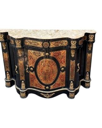 Credenza stile Boulle a tre sportelli