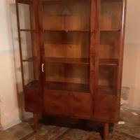vetrina in legno antica 