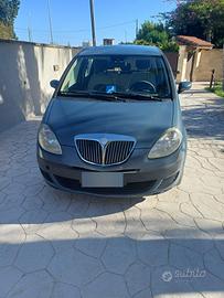 Auto diese, perfetta per neo patentati.