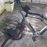 bicicletta elettrica seminuova 
