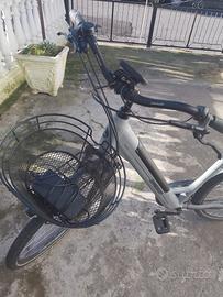 bicicletta elettrica seminuova 